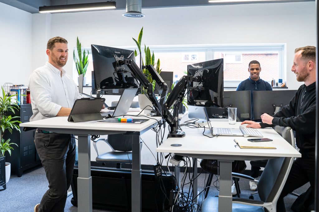 Freshill interiors SCREEN 40 - Freshmill Haywards Heath