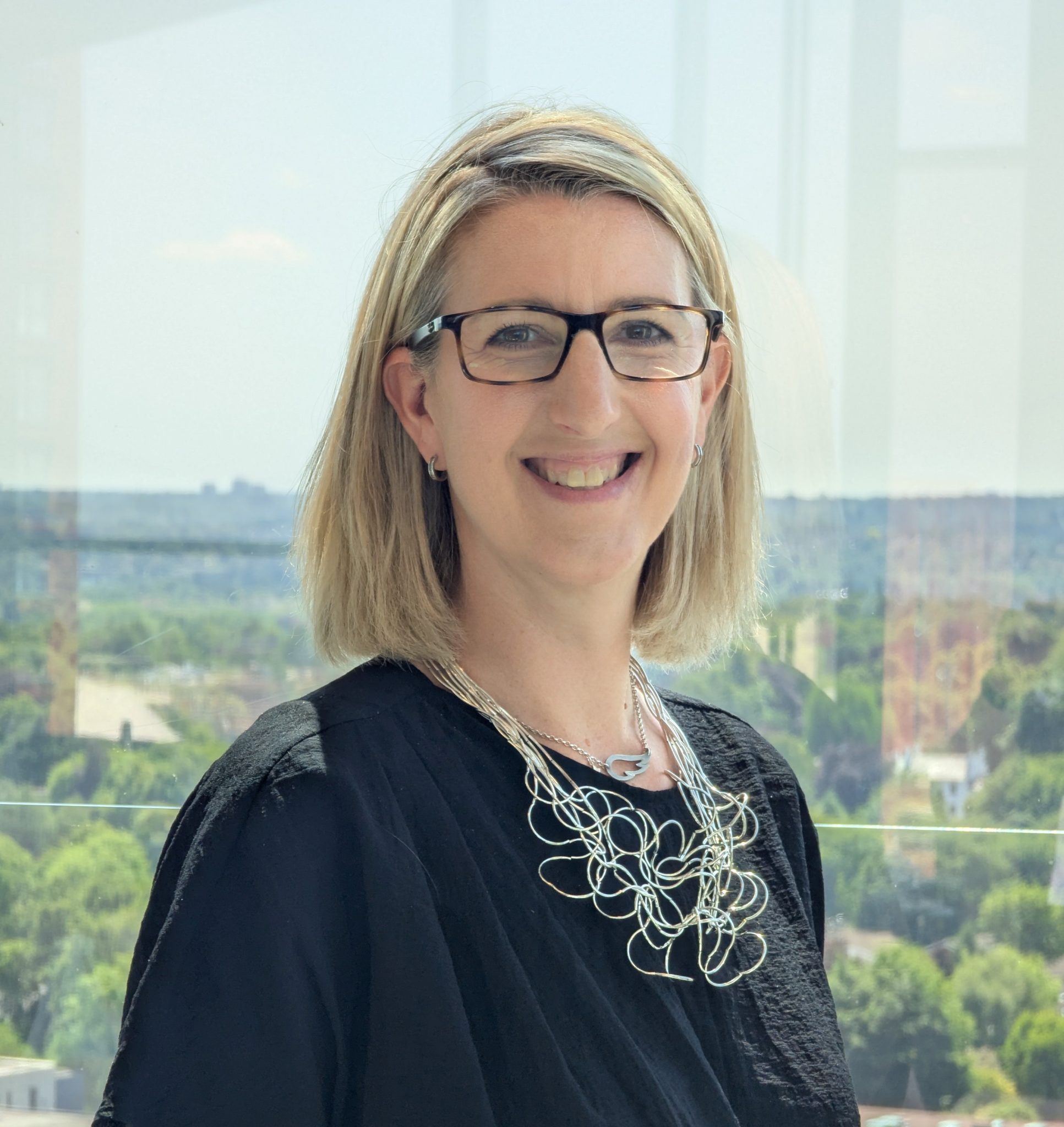 Louise Lambourne Head shot2 - Freshmill Haywards Heath