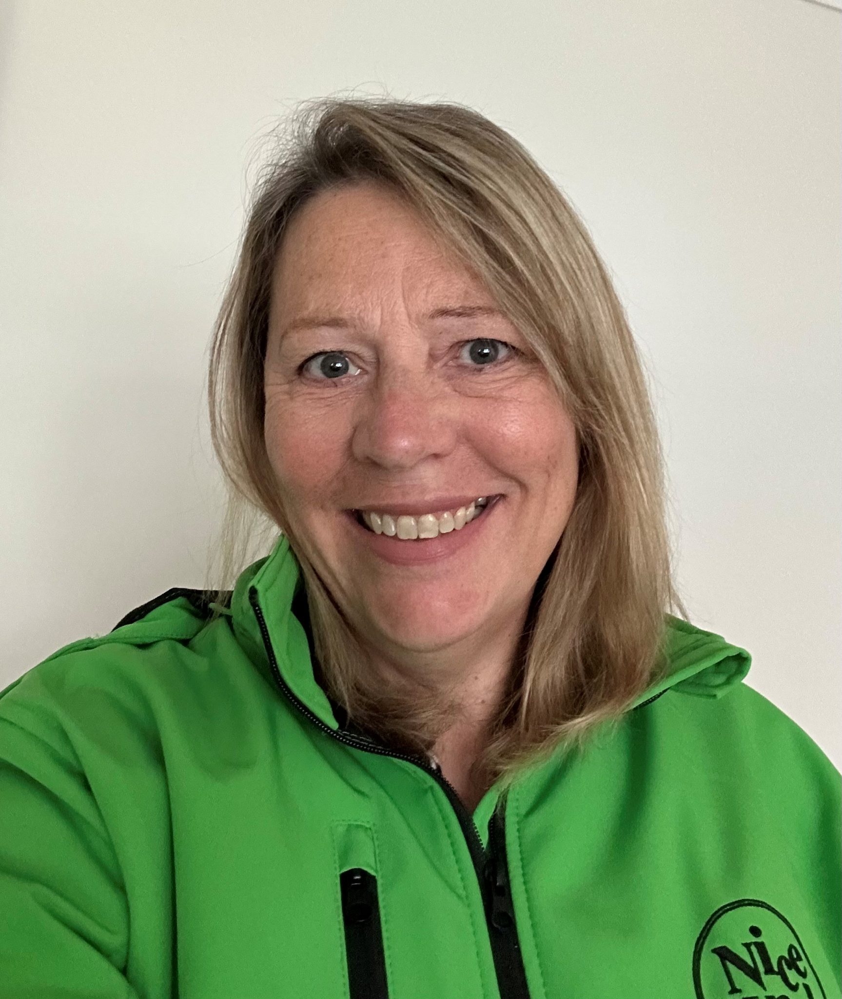 Debbie Beasley Headshot - Freshmill Haywards Heath